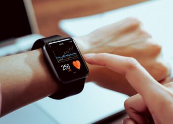 Wearables Integrate Health Monitoring Efficiently